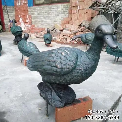 鴨子雕塑廠家，仿真動物， 公園廣場街頭擺件 (5)