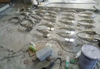 城市魚形雕塑，網(wǎng)格體育雕塑，古銅效果