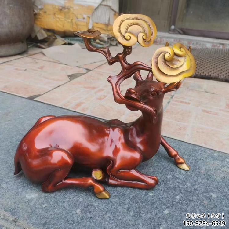 園林馴鹿雕塑，噴漆運(yùn)動(dòng)雕塑，網(wǎng)格形式