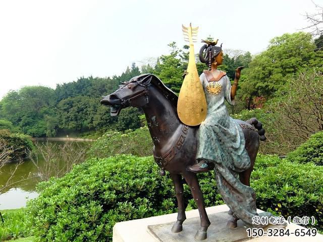 酒店琵琶雕塑 景觀樂器雕塑 現代音樂雕塑