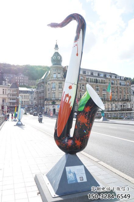 美陳薩克斯雕塑 異形噴水西方樂隊(duì)雕塑 酒店樂器雕塑