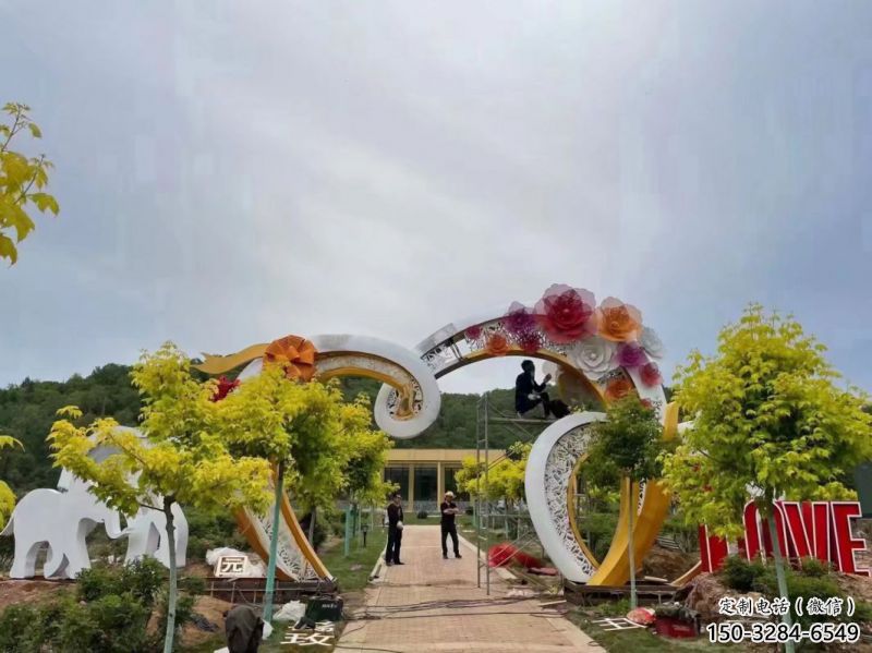 心形拱門雕塑，鏤空工藝，不銹鋼藝術(shù)大門雕塑廠家