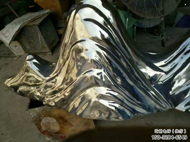 假山雕塑廠家，室外雕塑，不銹鋼假山雕塑制造商