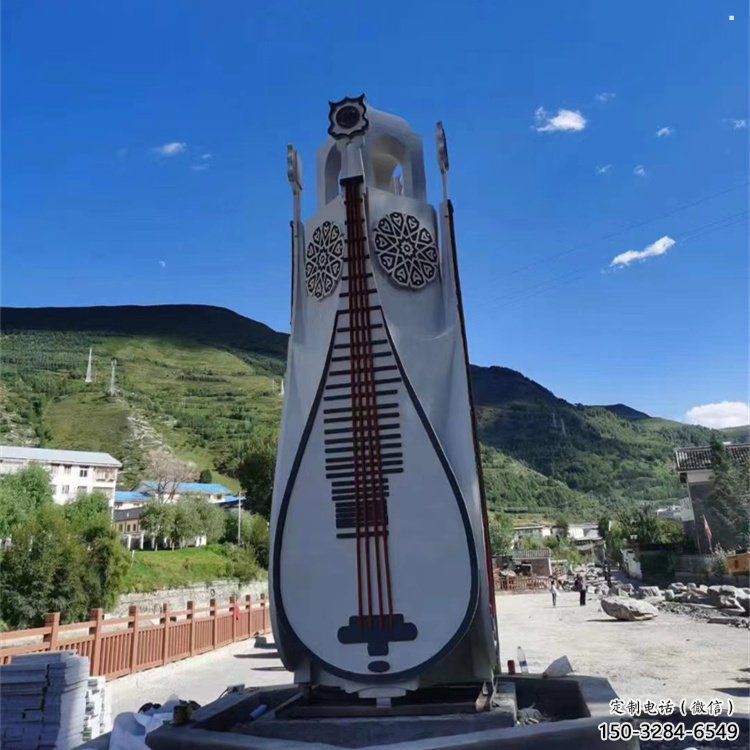 廣場琵琶雕塑