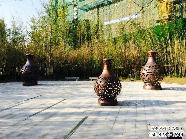 銅花瓶雕塑制造商，小區擺件，景觀銅花瓶雕塑廠家