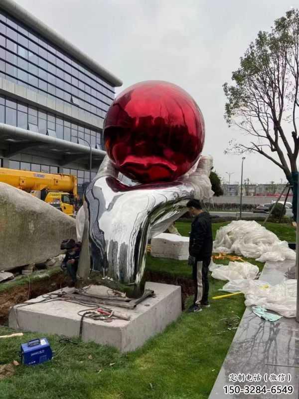 火球雕塑定價，廣場雕塑，手托火球雕塑廠家