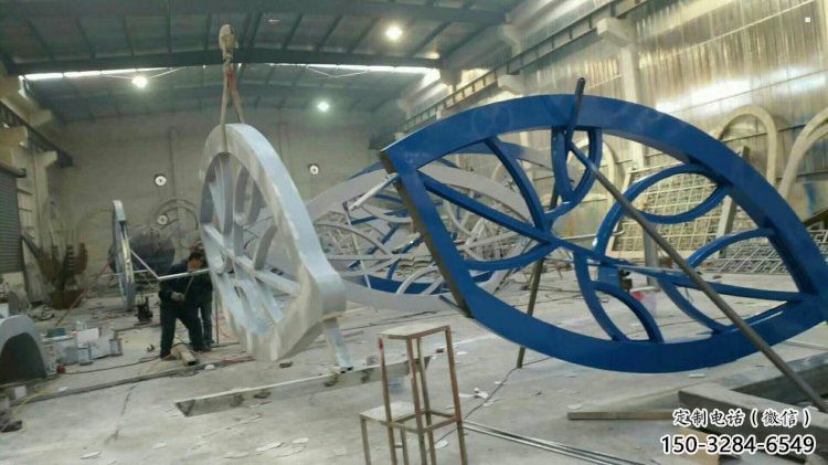 燈光樹(shù)葉雕塑訂做，室外軟裝，鏤空燈光樹(shù)葉雕塑供應(yīng)