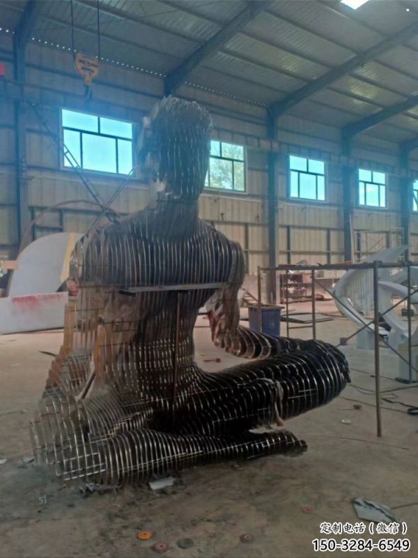 鏤空編織人物雕塑制造,白鋼構(gòu)件,鐵藝人物雕塑提供 鏤空編織人物雕塑制造,白鋼構(gòu)件,鐵藝人物雕塑提供