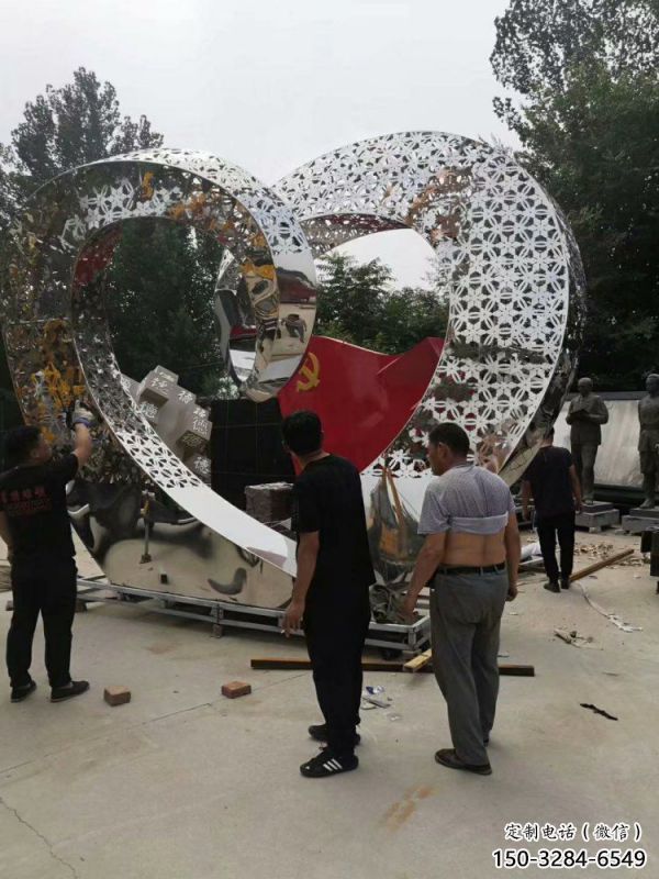 心形雕塑定做，城區(qū)小品，景觀鏡面心形雕塑定價(jià)