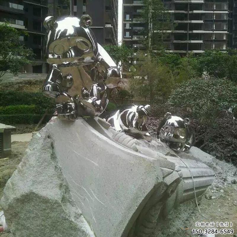 熊貓雕塑擺件優選，陸地擺件，園林不銹鋼熊貓雕塑供應