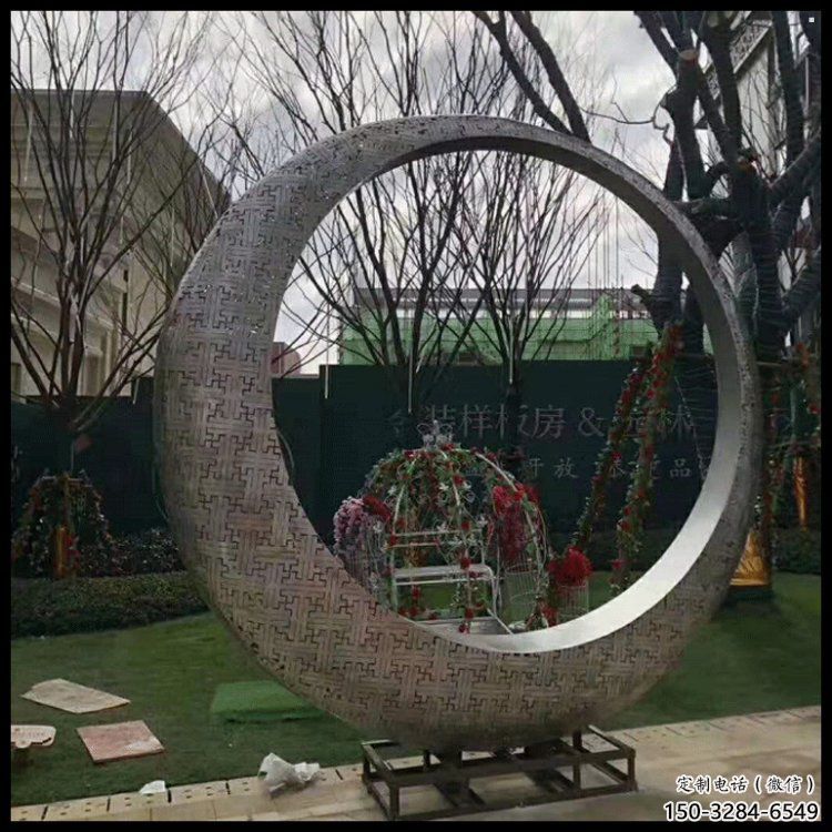 月牙雕塑工廠優選，城市裝飾，景觀鏤空月牙雕塑供給