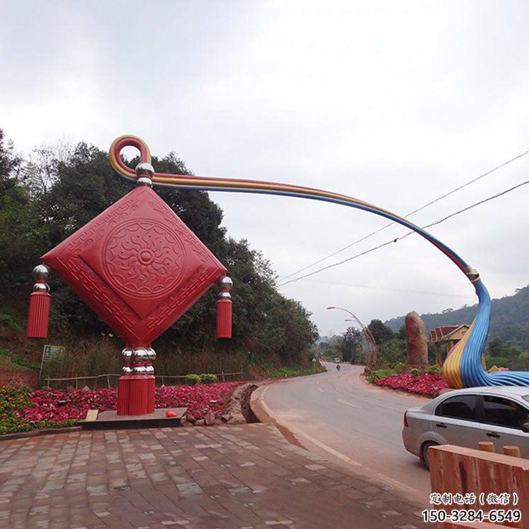阜陽(yáng)街道中國(guó)結(jié)雕塑