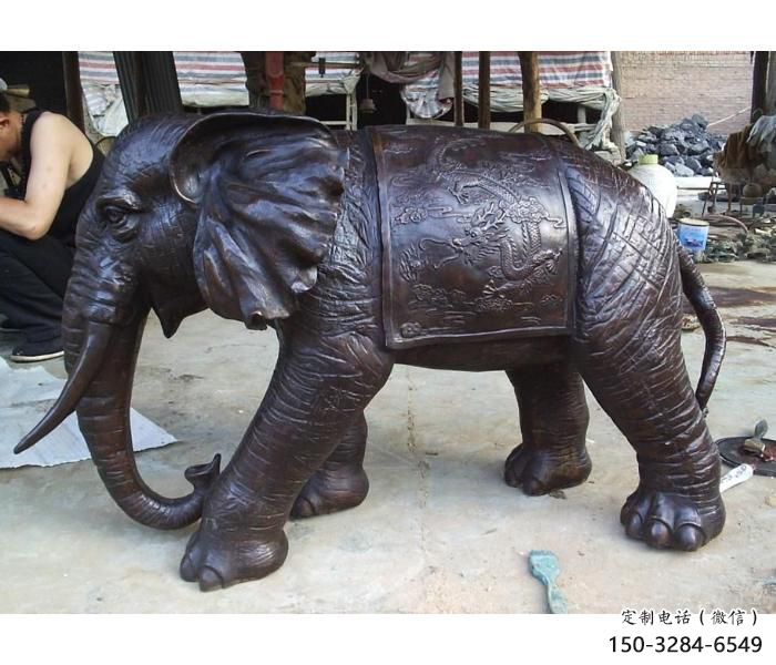 來賓庭院大象雕塑定做，廣場雕塑，室外銅大象雕塑提供
