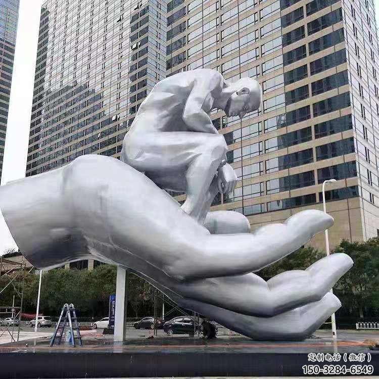 綏化沉思者雕塑，景觀雕塑，手托人物雕塑廠家提供