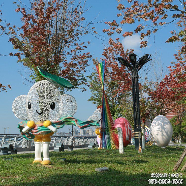 嘉興戶外鏤空卡通雕塑供應，花園小品，鐵藝卡通雕塑展品