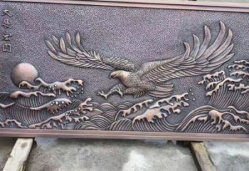 吐魯番老鷹浮雕訂做，景區(qū)雕塑，鍛銅動物浮雕定價